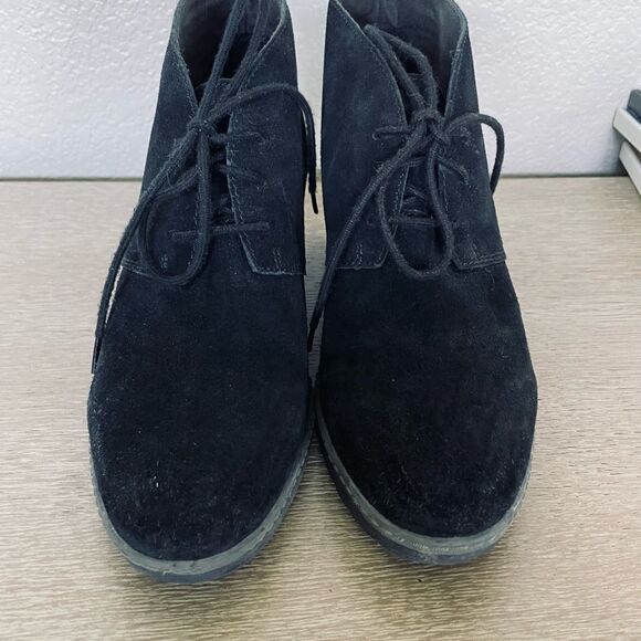 Clarks Collection Black Suede Lace-Up Ankle Boots 10 - Picture 3 of 9